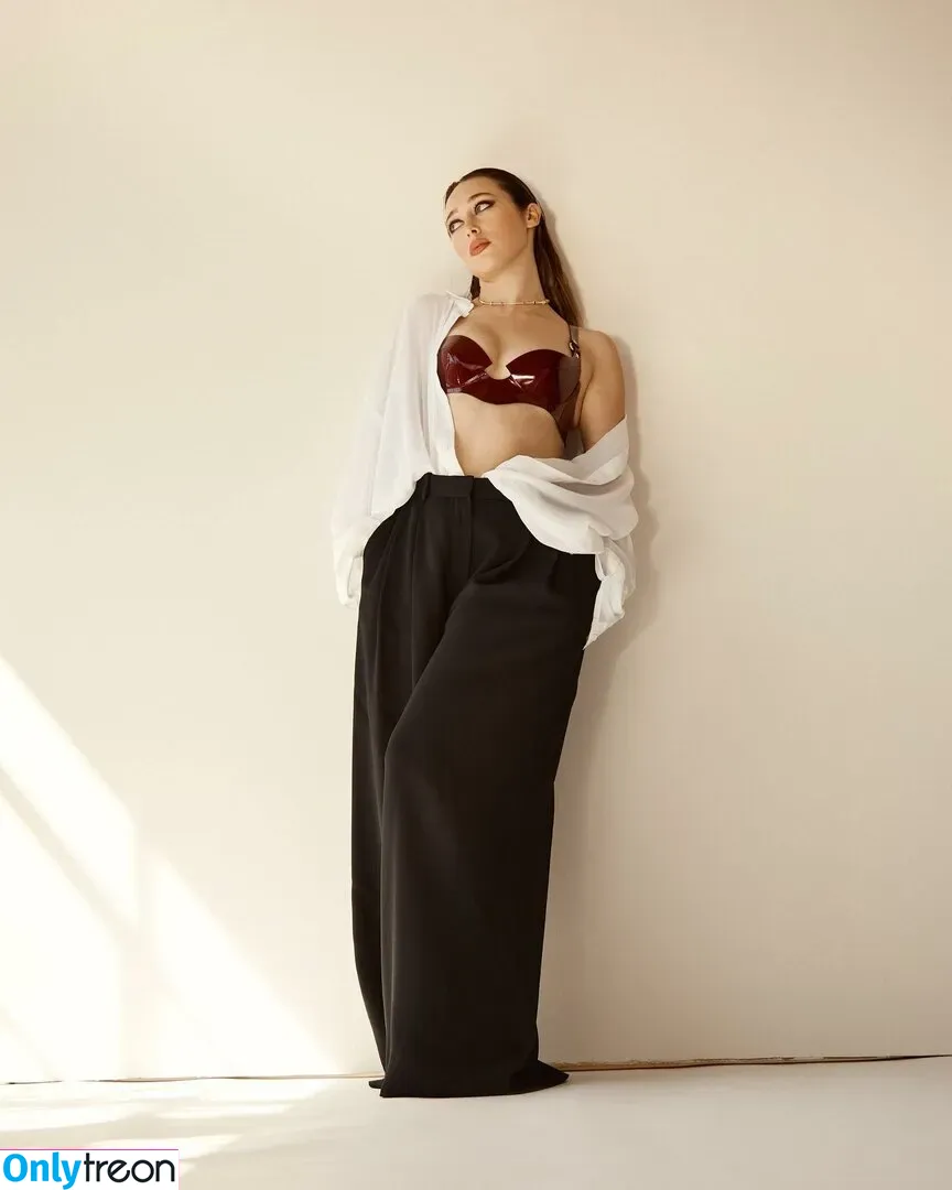 Alycia Debnam Carey nude photo #0222 (DebnamCarey / alyciajasmin)