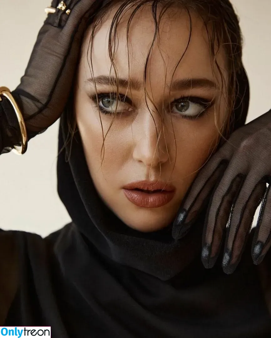 Alycia Debnam Carey nude photo #0226 (DebnamCarey / alyciajasmin)