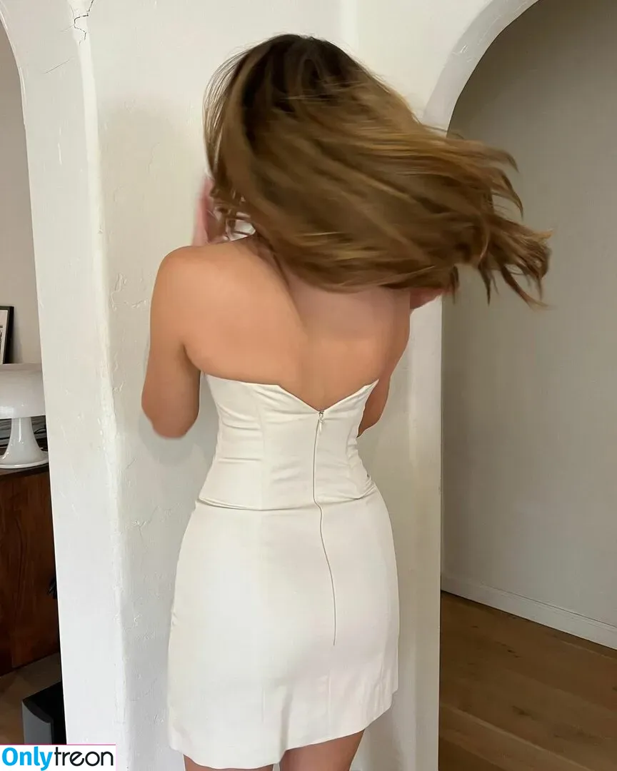 Alycia Debnam Carey nude photo #0263 (DebnamCarey / alyciajasmin)