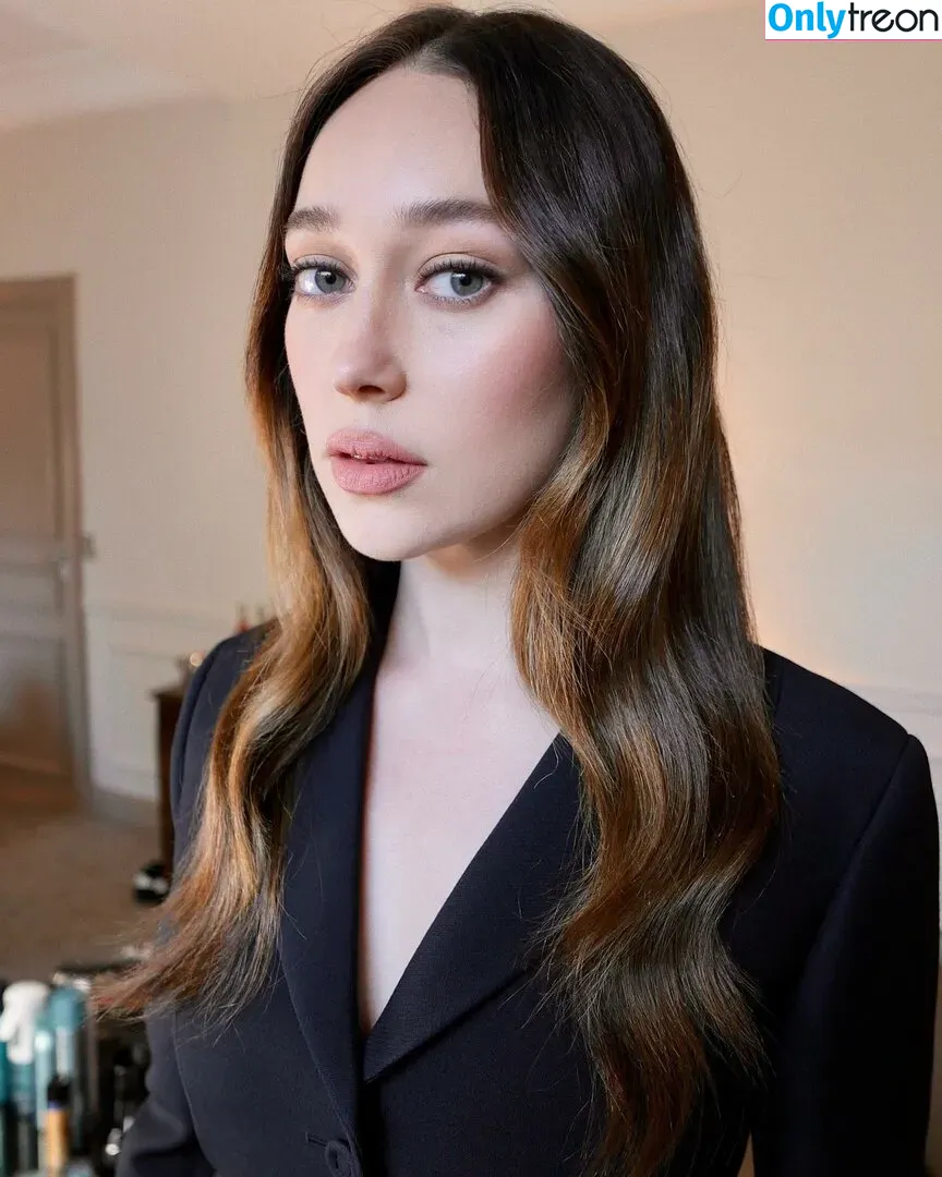 Alycia Debnam Carey nude photo #0359 (DebnamCarey / alyciajasmin)