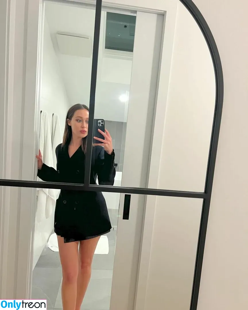 Alycia Debnam Carey nude photo #0401 (DebnamCarey / alyciajasmin)