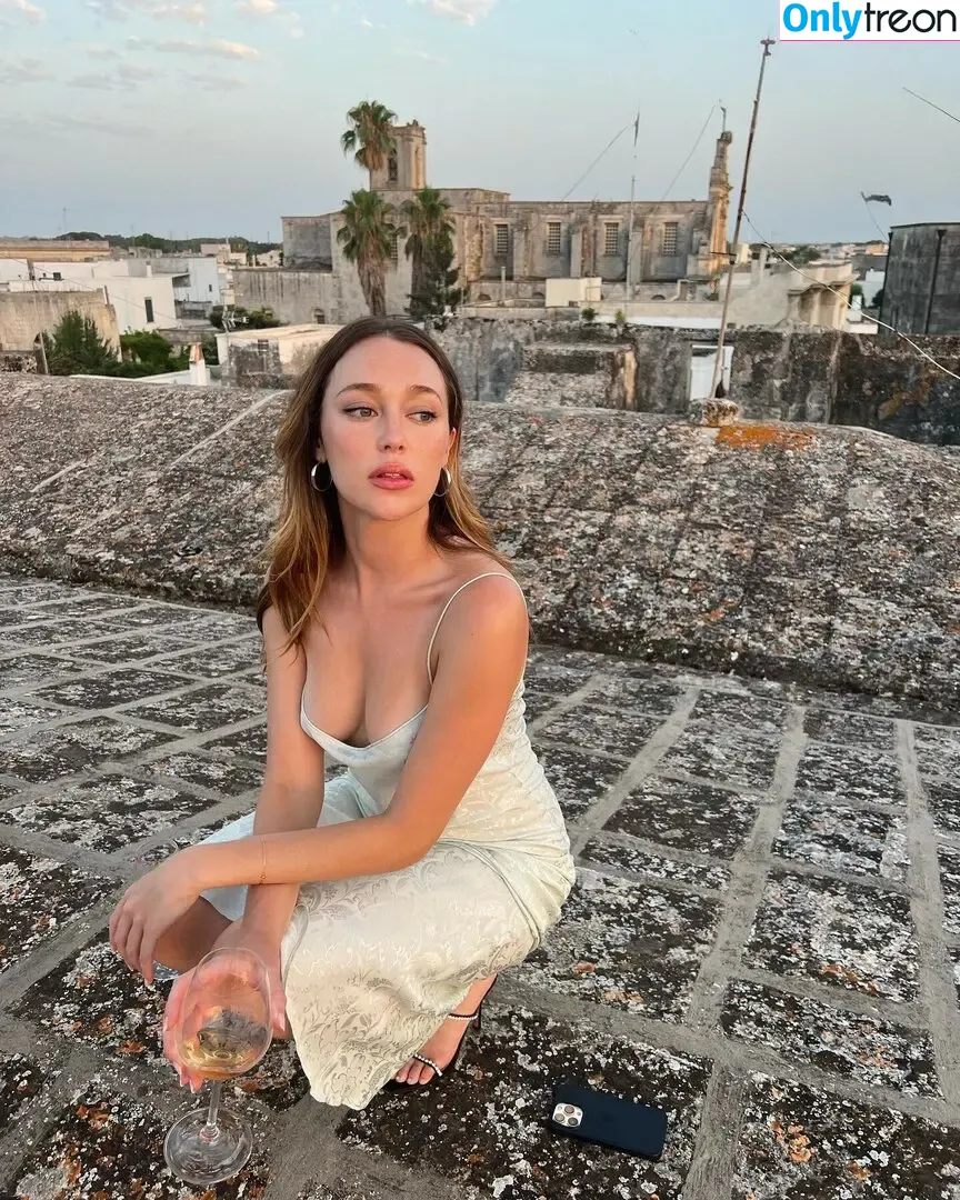 Alycia Debnam Carey nude photo #0561 (DebnamCarey / alyciajasmin)