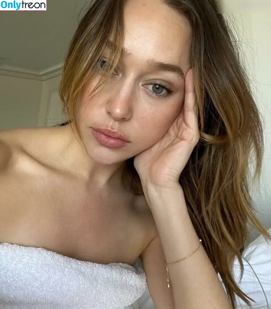 Alycia Debnam Carey nude photo #0709 (DebnamCarey / alyciajasmin)