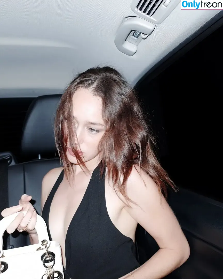 Alycia Debnam Carey nude photo #0720 (DebnamCarey / alyciajasmin)