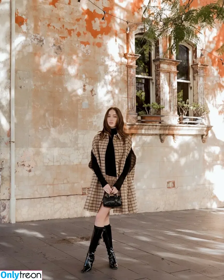 Alycia Debnam Carey nude photo #0787 (DebnamCarey / alyciajasmin)