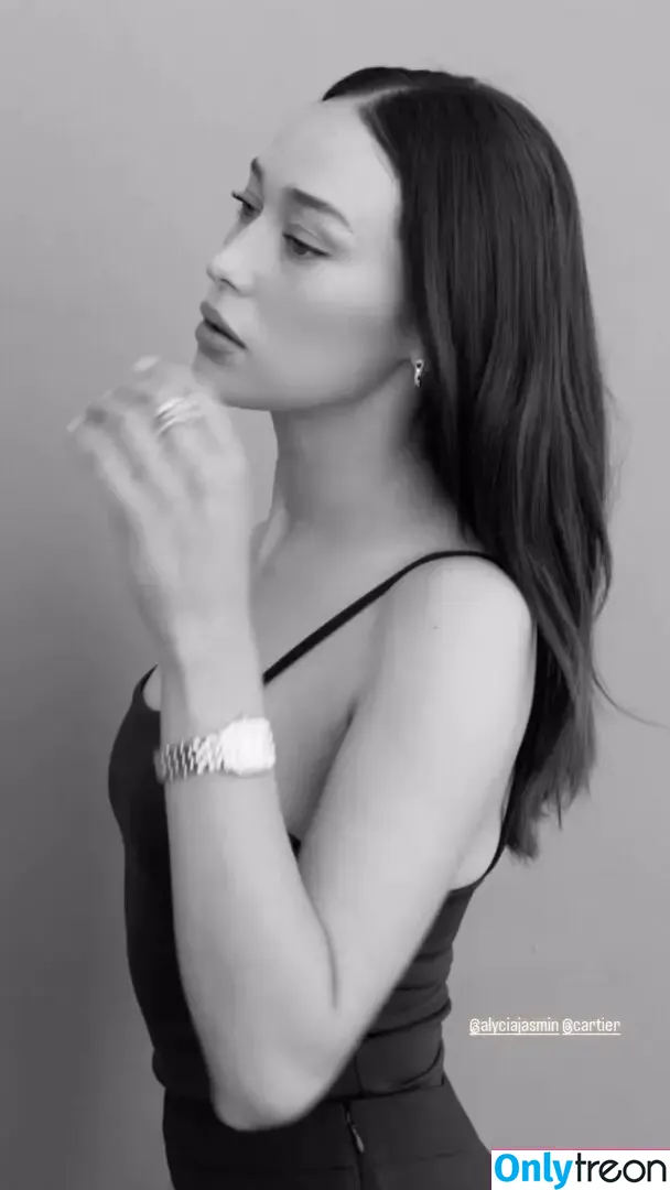 Alycia Debnam Carey nude photo #0830 (DebnamCarey / alyciajasmin)