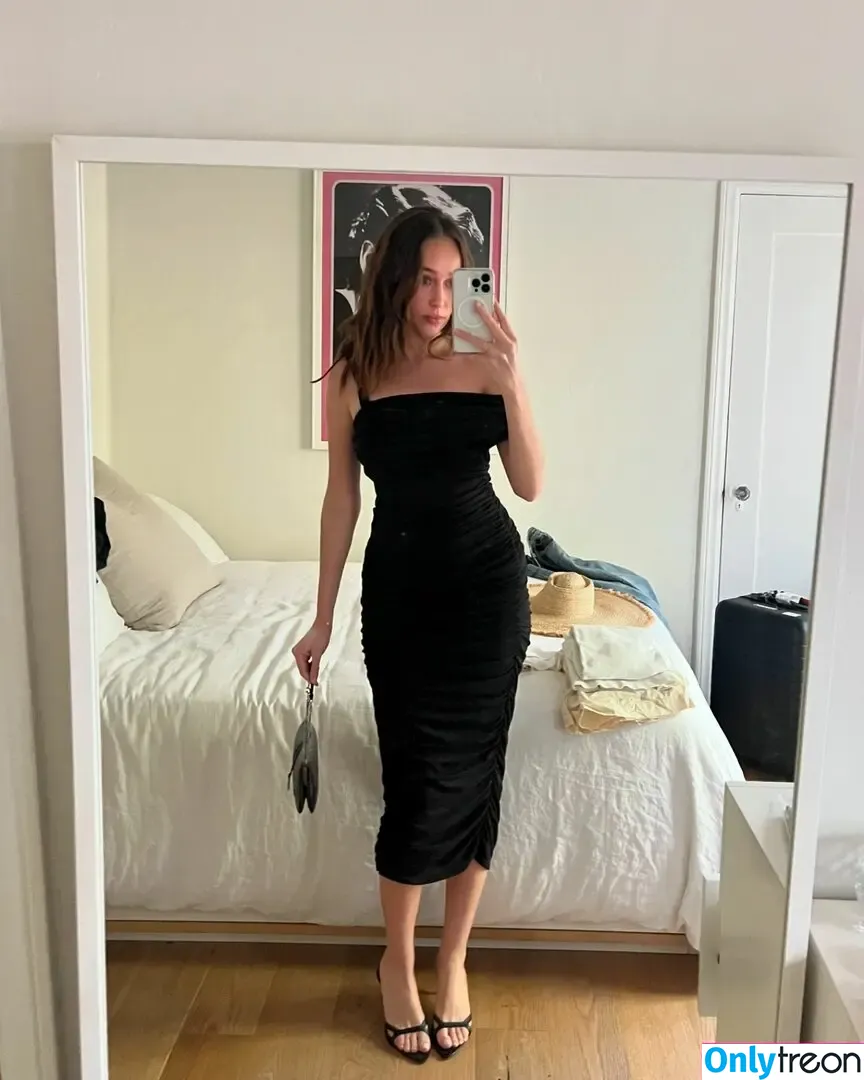 Alycia Debnam Carey nude photo #0843 (DebnamCarey / alyciajasmin)