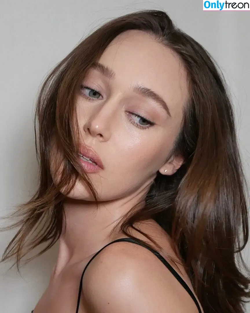 Alycia Debnam Carey nude photo #0920 (DebnamCarey / alyciajasmin)