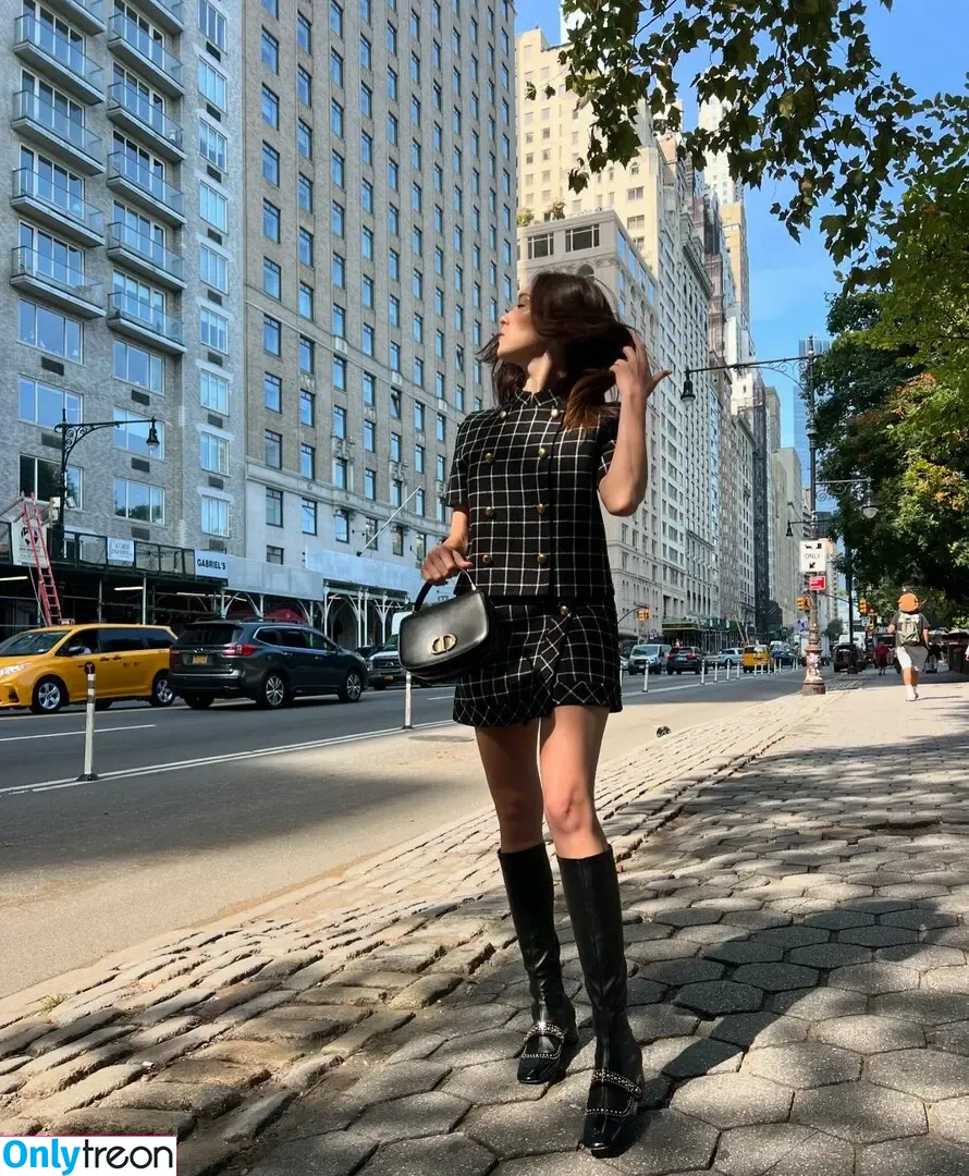 Alycia Debnam Carey nude photo #0922 (DebnamCarey / alyciajasmin)