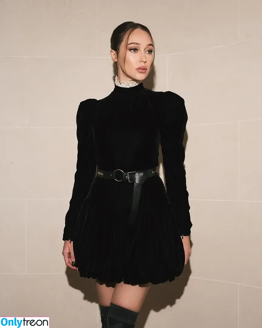 Alycia Debnam Carey nude photo #0981 (DebnamCarey / alyciajasmin)