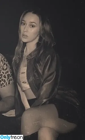 Alycia Debnam Carey / DebnamCarey / alyciajasmin nude photo #1077