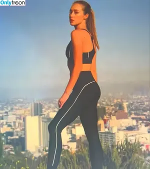 Alycia Debnam Carey / DebnamCarey / alyciajasmin nude photo #1087
