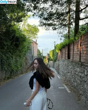 Alycia Debnam Carey / DebnamCarey / alyciajasmin nude photo #1471