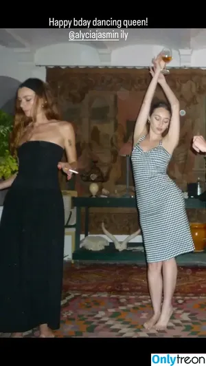 Alycia Debnam Carey / DebnamCarey / alyciajasmin nude photo #1498