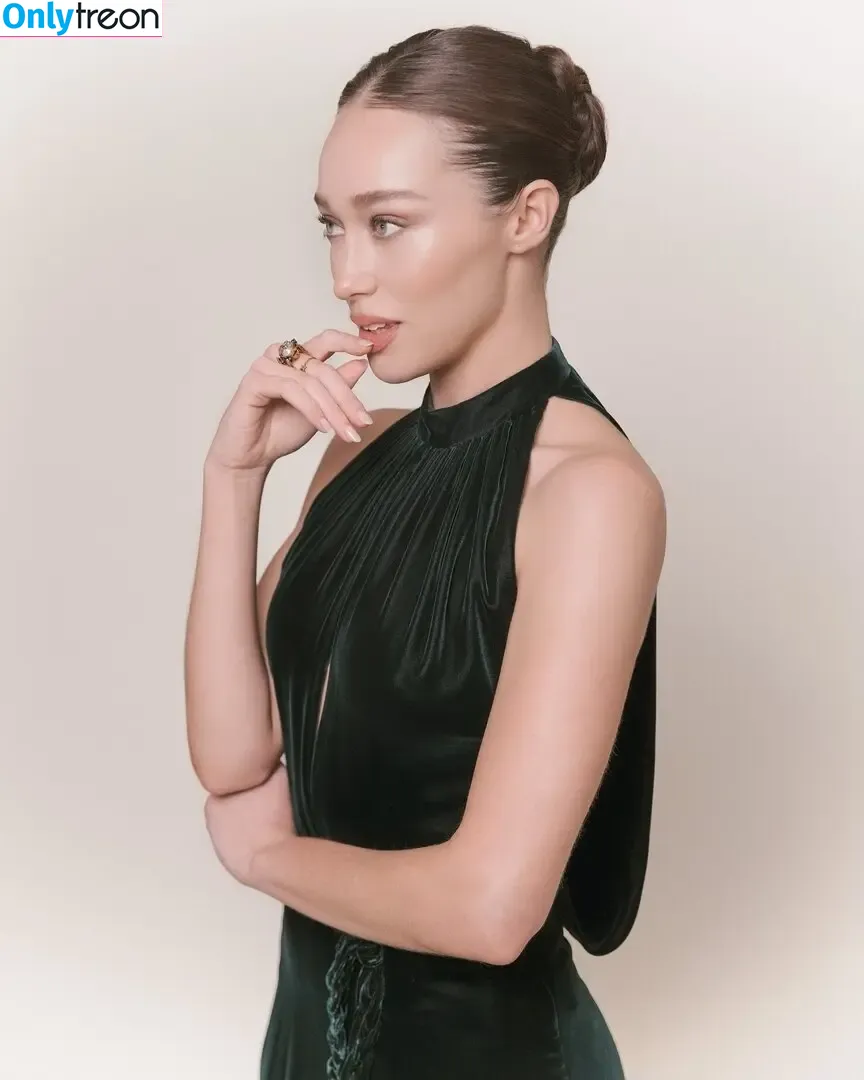 Alycia Debnam Carey nude photo #1050 (DebnamCarey / alyciajasmin)