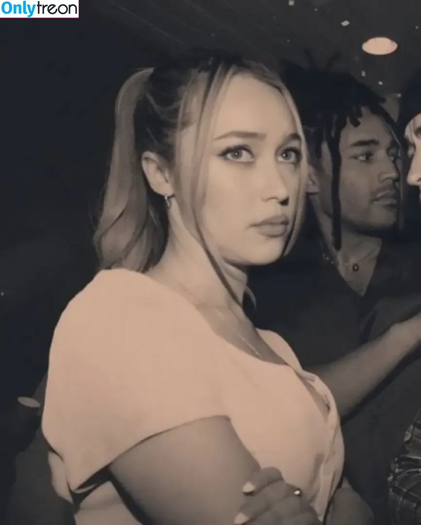 Alycia Debnam Carey nude photo #1067 (DebnamCarey / alyciajasmin)