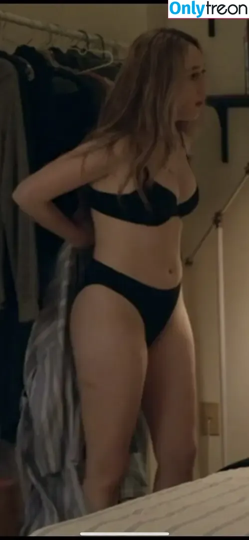 Alycia Debnam Carey nude photo #1094 (DebnamCarey / alyciajasmin)