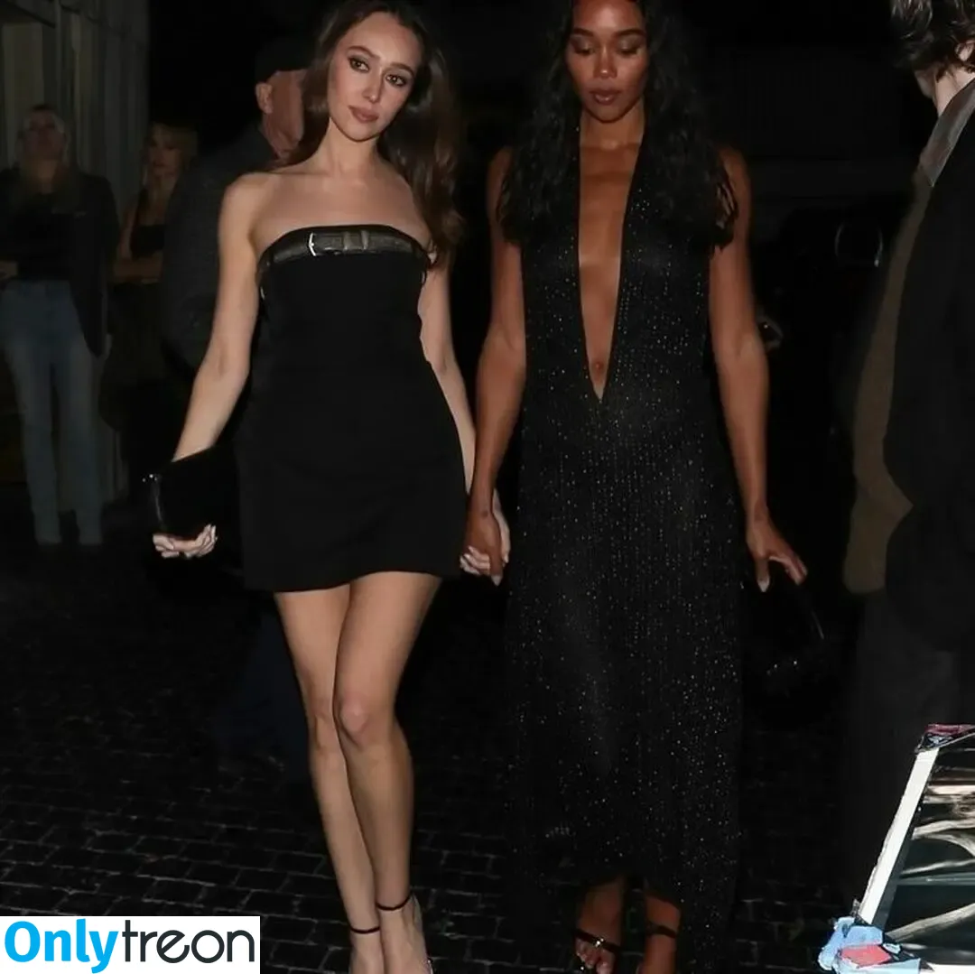 Alycia Debnam Carey nude photo #1129 (DebnamCarey / alyciajasmin)