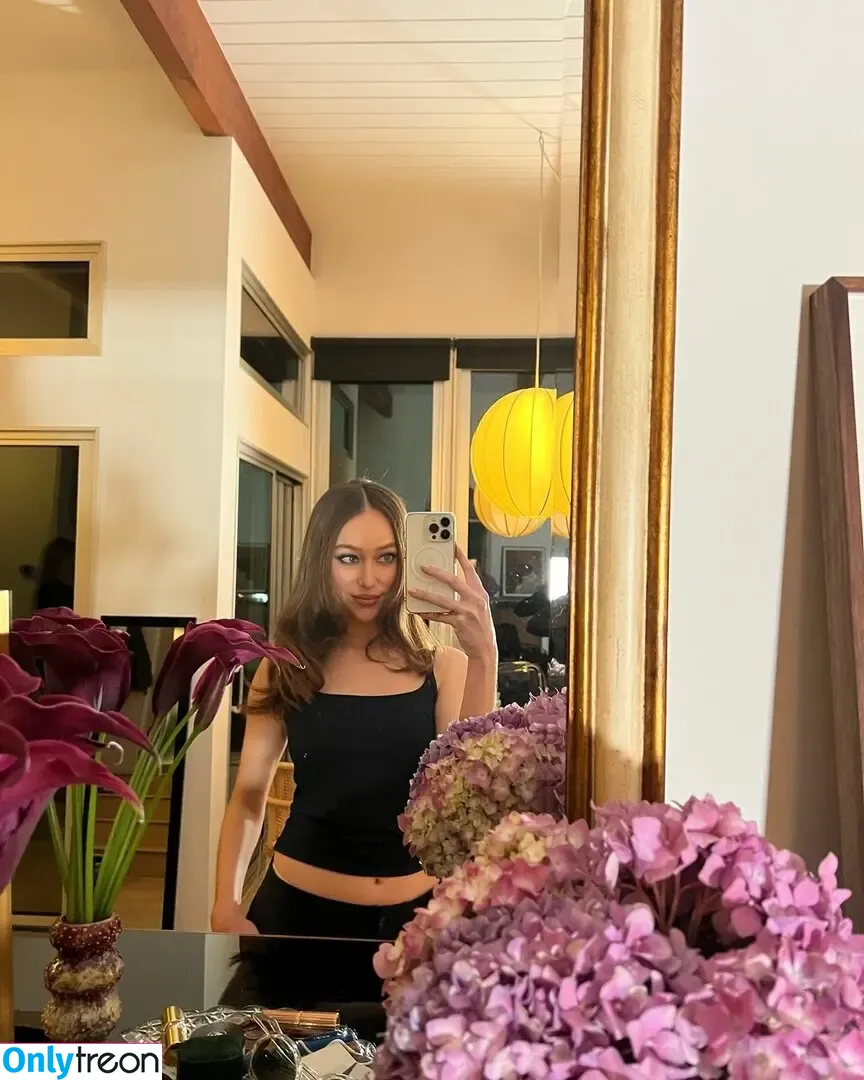 Alycia Debnam Carey nude photo #1154 (DebnamCarey / alyciajasmin)