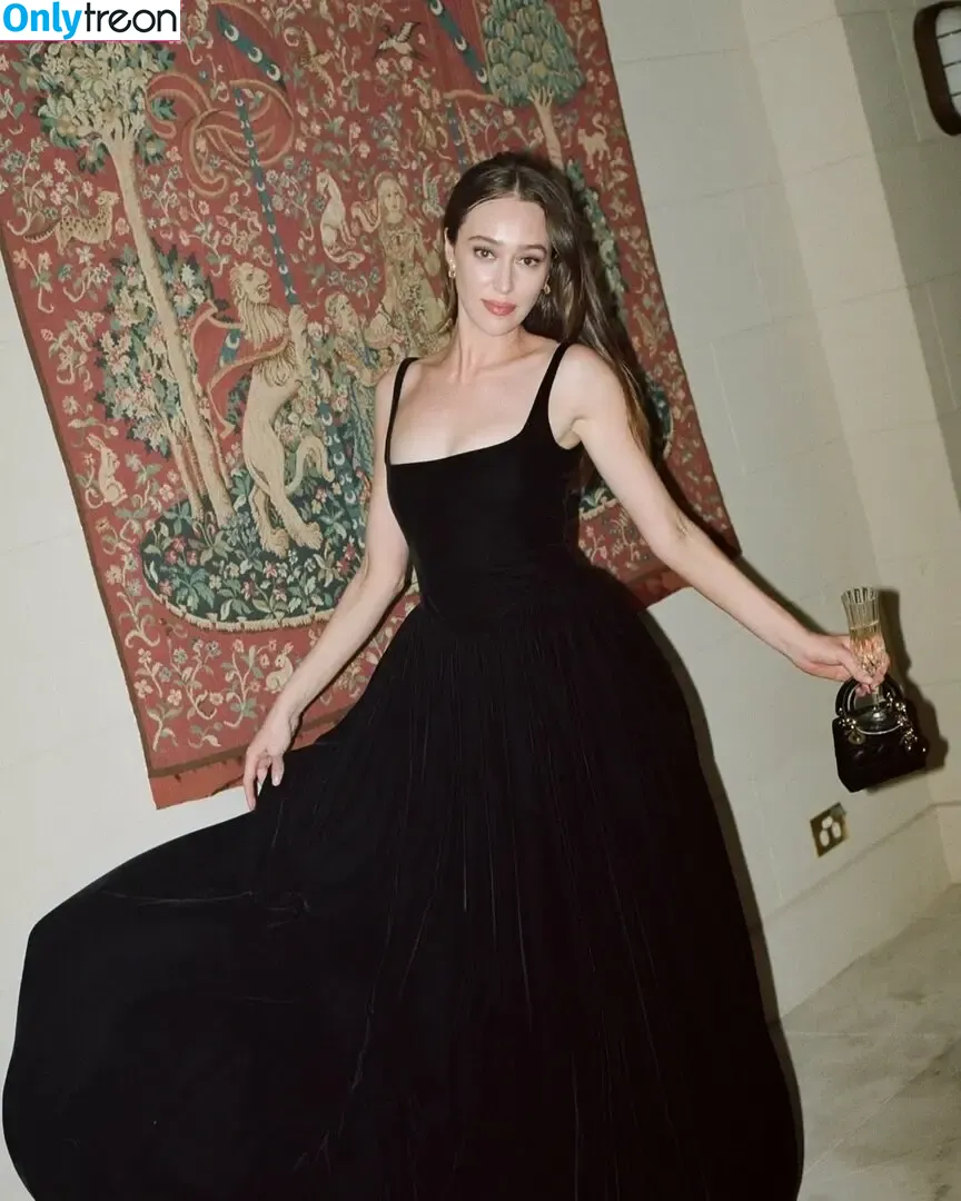 Alycia Debnam Carey nude photo #1180 (DebnamCarey / alyciajasmin)