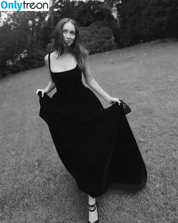 Alycia Debnam Carey nude photo #1184 (DebnamCarey / alyciajasmin)
