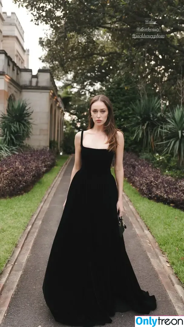 Alycia Debnam Carey nude photo #1188 (DebnamCarey / alyciajasmin)