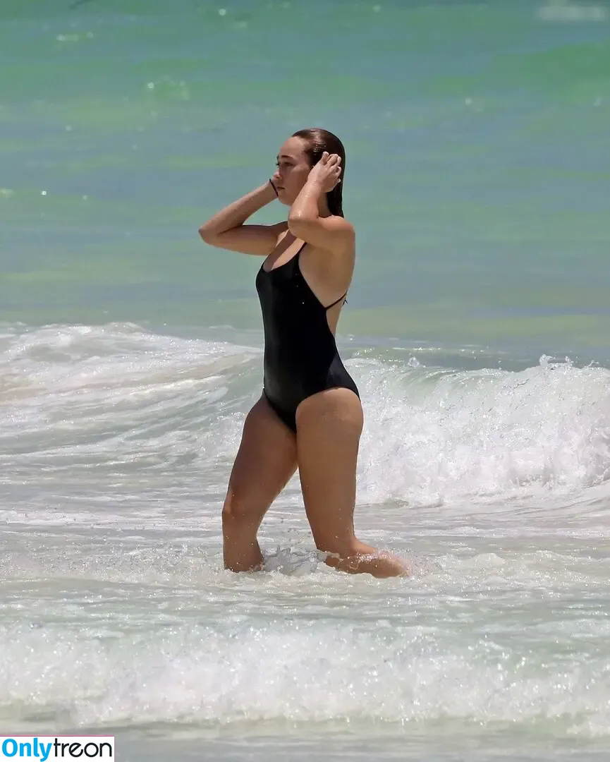 Alycia Debnam Carey nude photo #1218 (DebnamCarey / alyciajasmin)