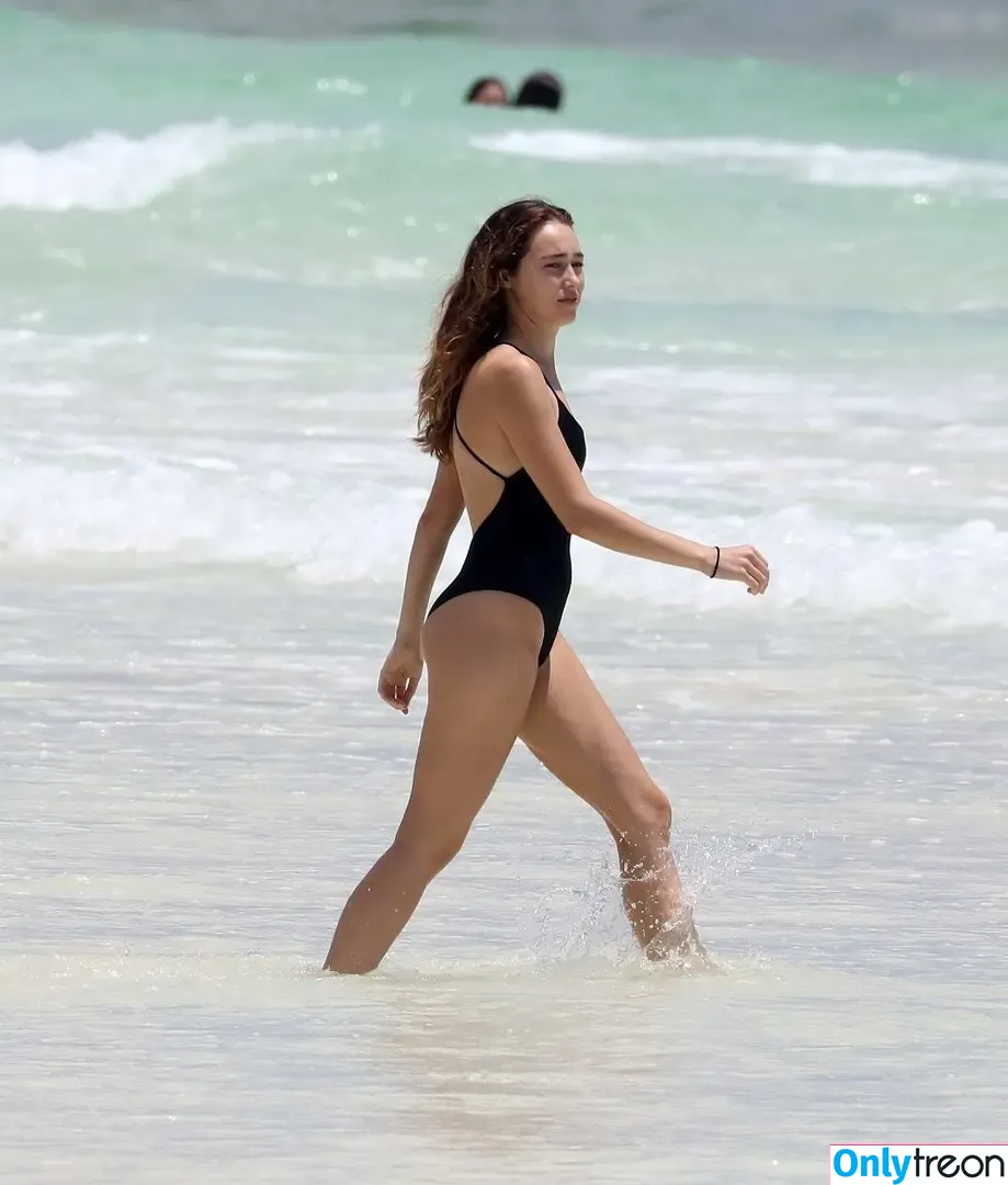 Alycia Debnam Carey nude photo #1223 (DebnamCarey / alyciajasmin)