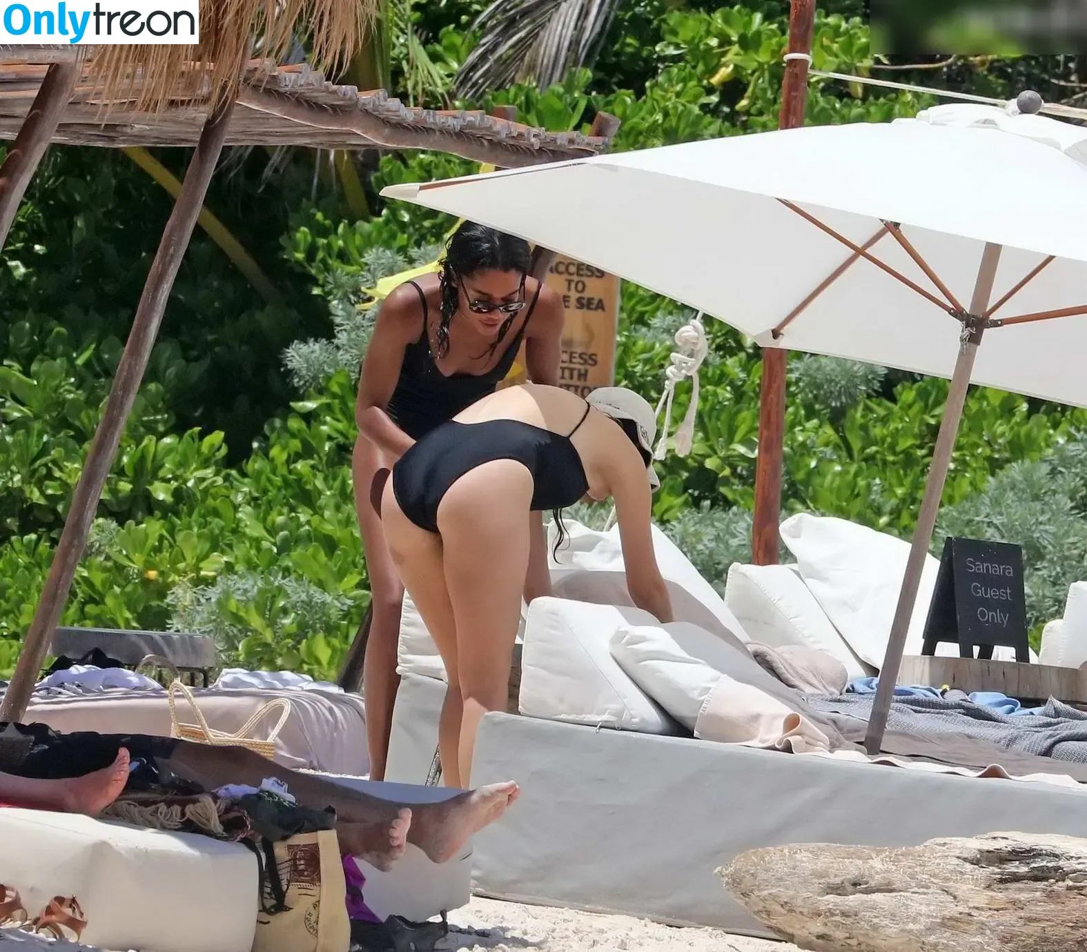 Alycia Debnam Carey nude photo #1225 (DebnamCarey / alyciajasmin)