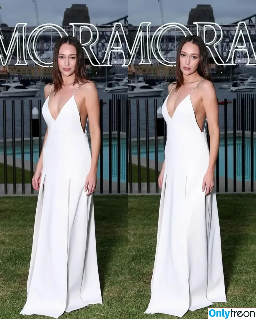 Alycia Debnam Carey nude photo #1227 (DebnamCarey / alyciajasmin)