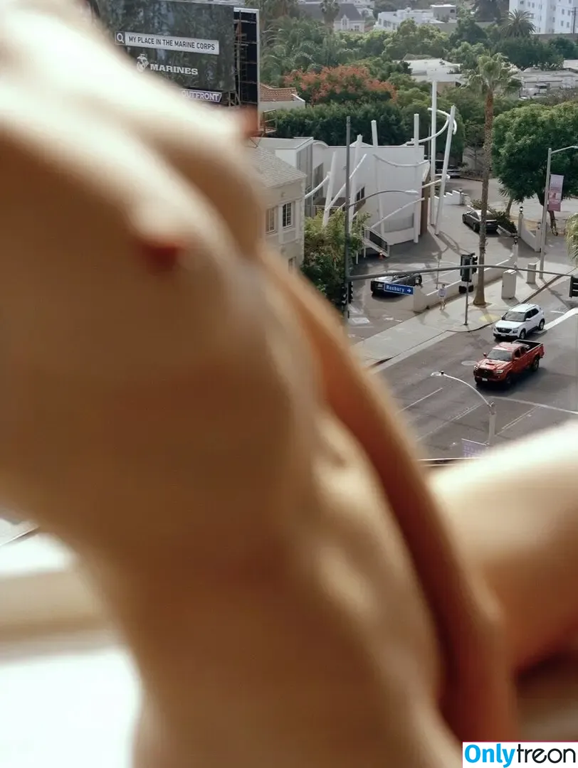 Alycia Debnam Carey nude photo #1435 (DebnamCarey / alyciajasmin)