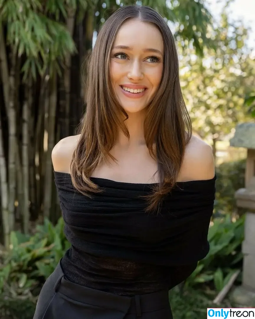 Alycia Debnam Carey nude photo #1452 (DebnamCarey / alyciajasmin)