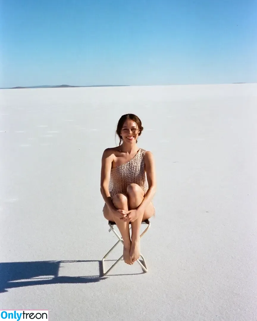 Alycia Debnam Carey nude photo #1458 (DebnamCarey / alyciajasmin)