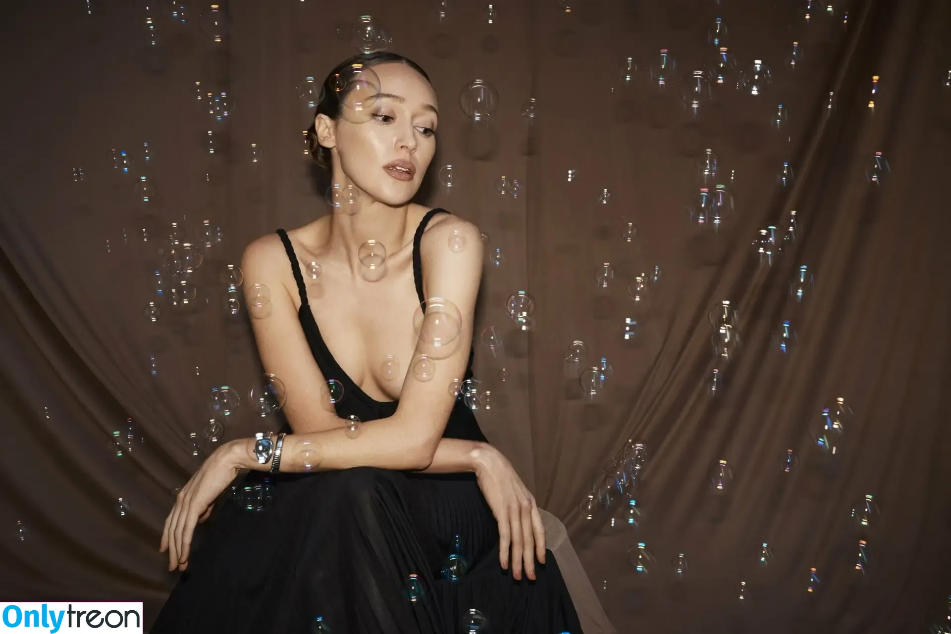 Alycia Debnam Carey nude photo #1464 (DebnamCarey / alyciajasmin)