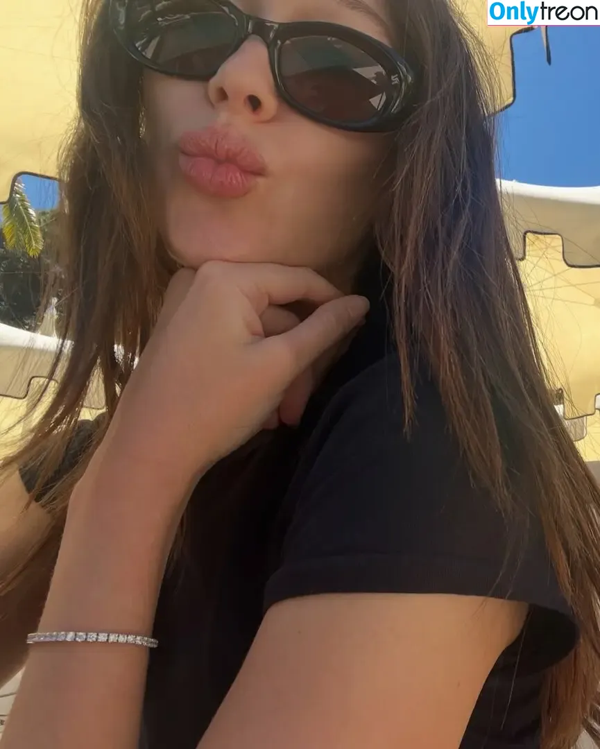 Alycia Debnam Carey nude photo #1472 (DebnamCarey / alyciajasmin)