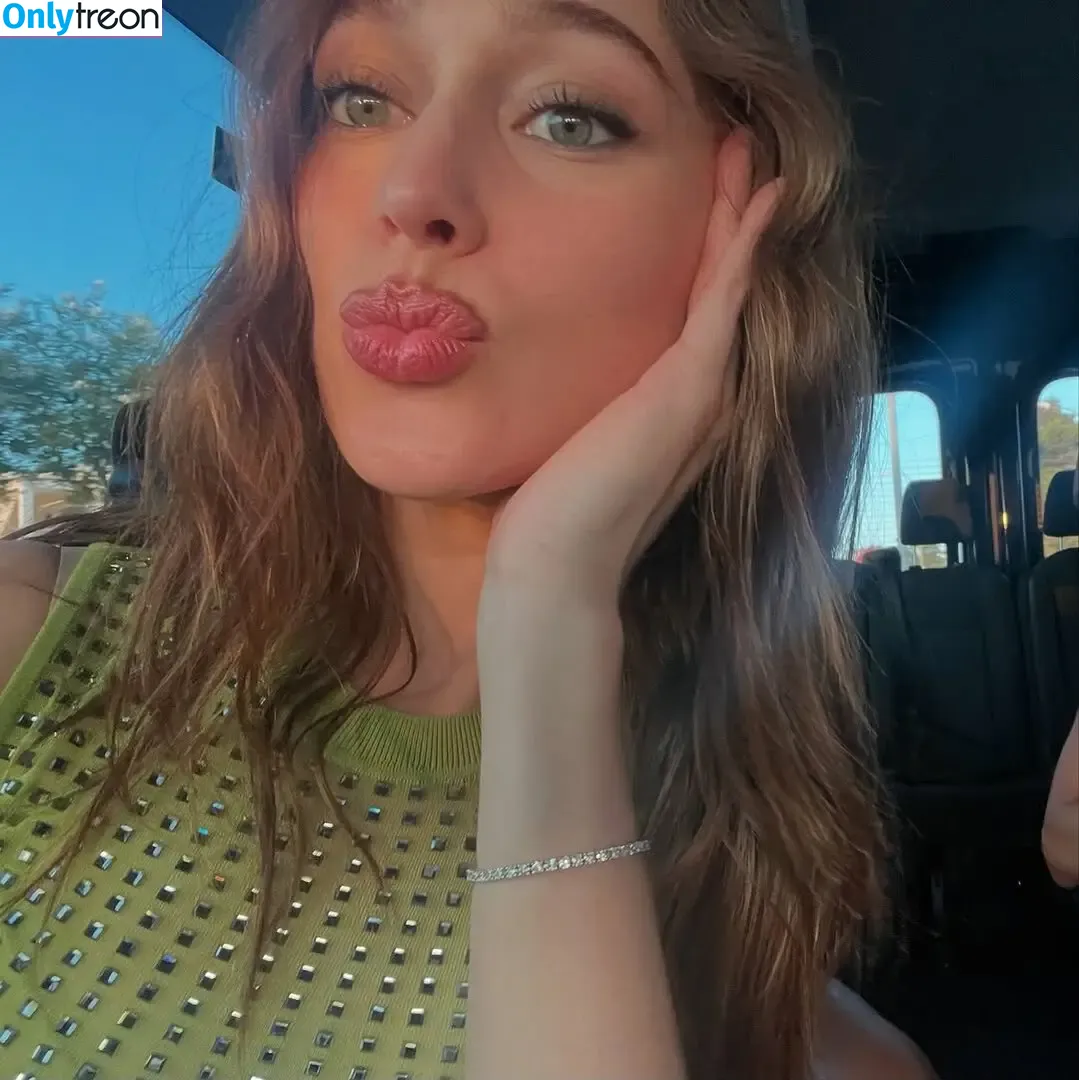 Alycia Debnam Carey nude photo #1535 (DebnamCarey / alyciajasmin)