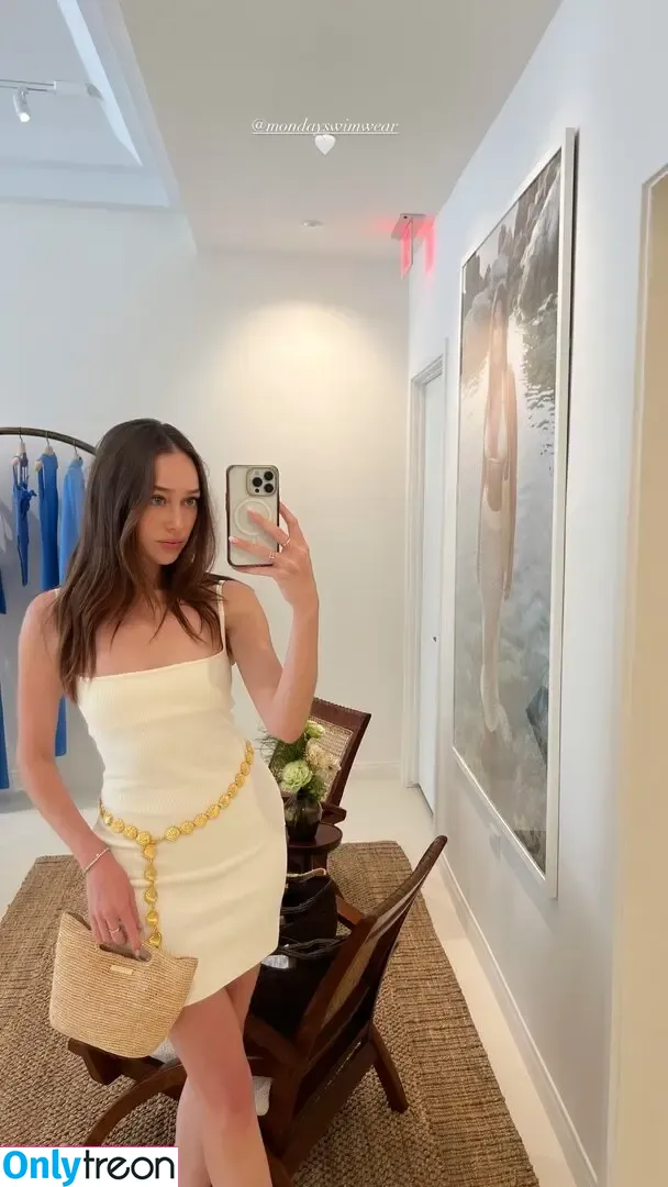 Alycia Debnam Carey nude photo #1552 (DebnamCarey / alyciajasmin)