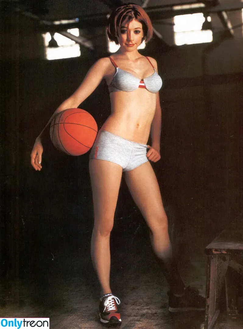 Alyson Hannigan nude photo #0006 (alysonhannigan / u64276282)