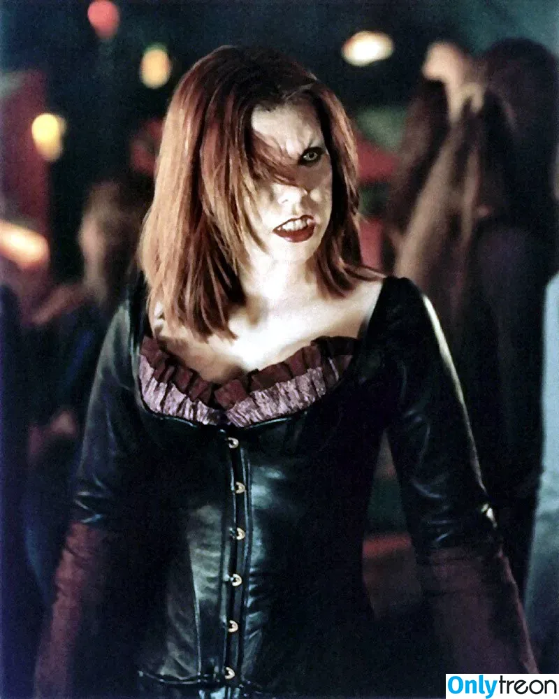 Alyson Hannigan nude photo #0011 (alysonhannigan / u64276282)