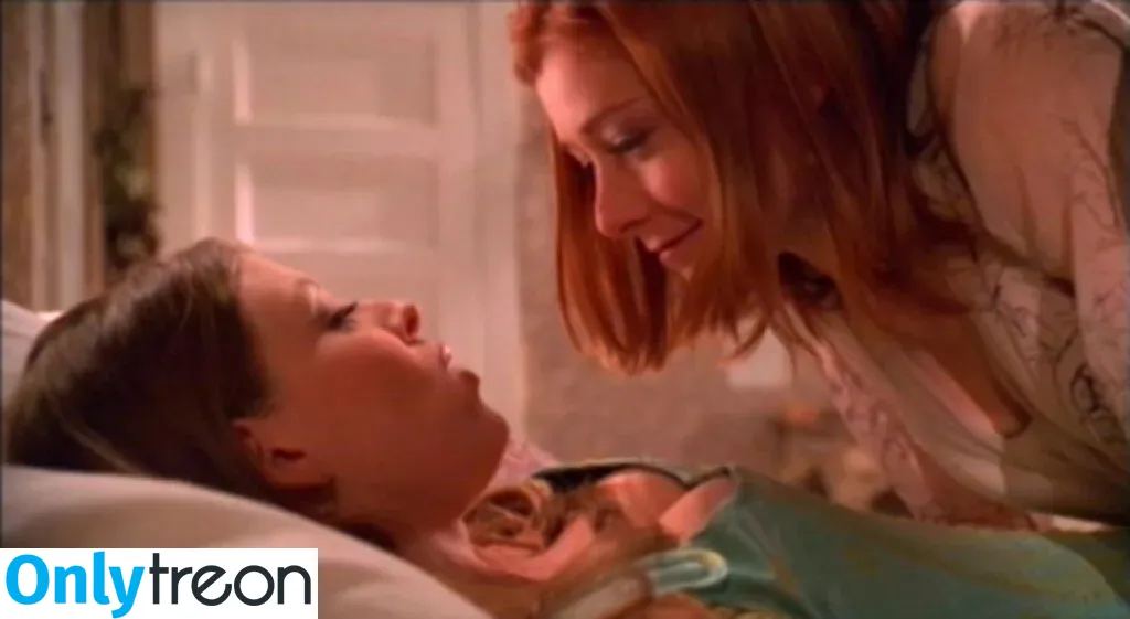 Alyson Hannigan nude photo #0048 (alysonhannigan / u64276282)