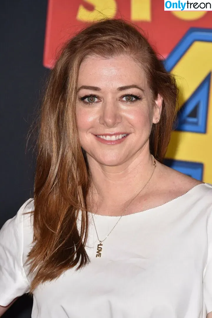 Alyson Hannigan nude photo #0059 (alysonhannigan / u64276282)