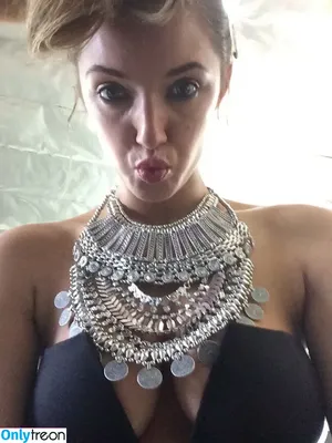 Alyssa Arce / alina770 / miss_alyssaarce / missalyssaarce nude photo #0849