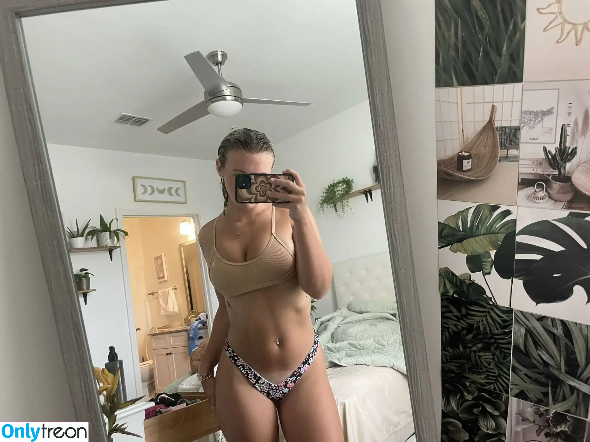 Alyssa Leary nude photo #0033 (alyssaasleary)