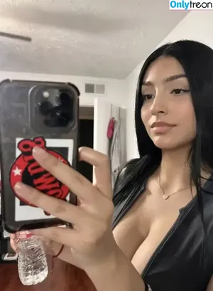 Alyssalyssa1933 / lyssa1933 / lyssa33 nude photo #0002