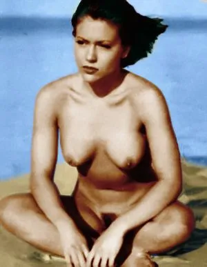 Alyssa Milano / alyssa_milano / milano_Alyssa nude photo #0098