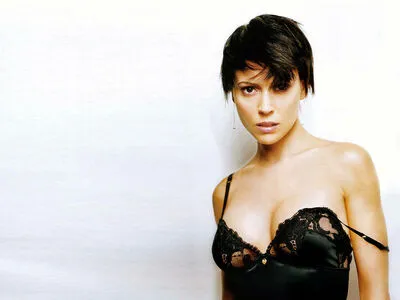 Alyssa Milano / alyssa_milano / milano_Alyssa nude photo #0246