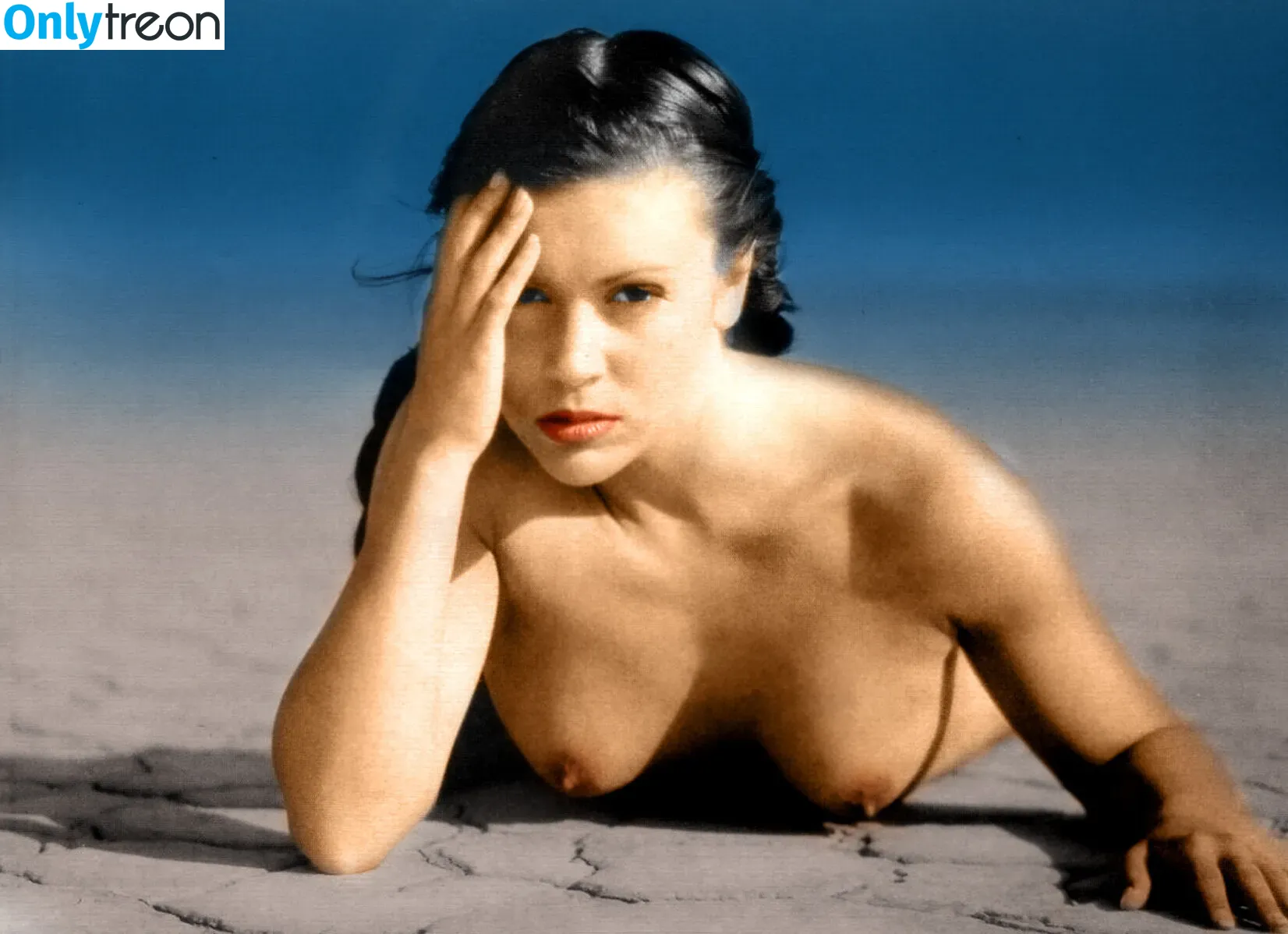 Alyssa Milano nude photo #0111 (alyssa_milano / milano_Alyssa)
