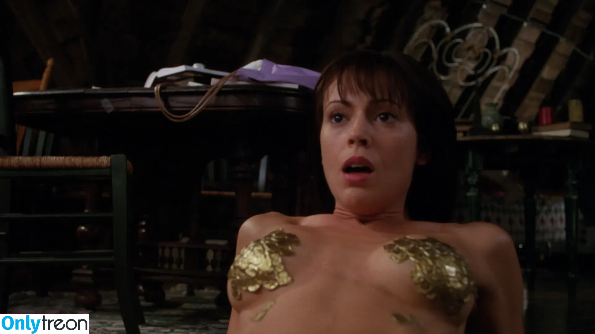 Alyssa Milano nude photo #0162 (alyssa_milano / milano_Alyssa)
