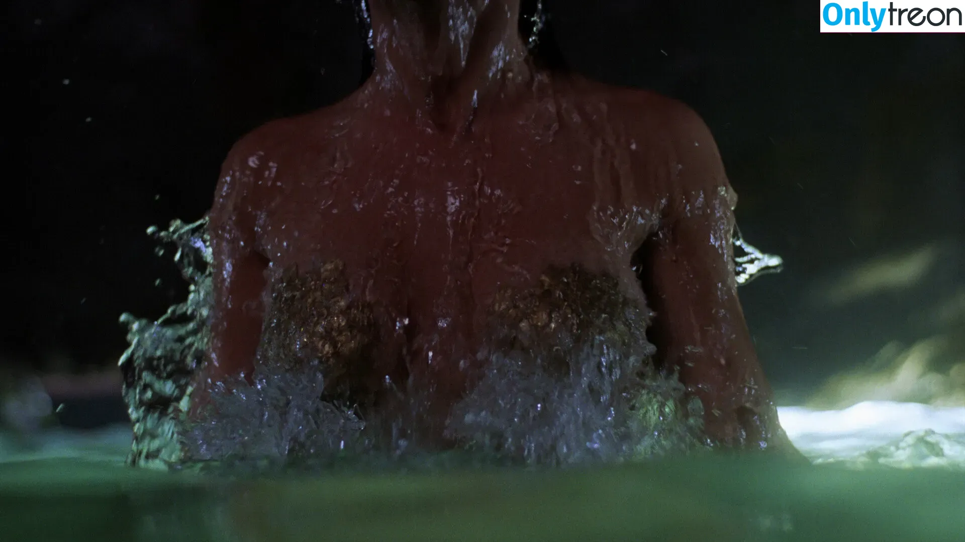 Alyssa Milano nude photo #0168 (alyssa_milano / milano_Alyssa)