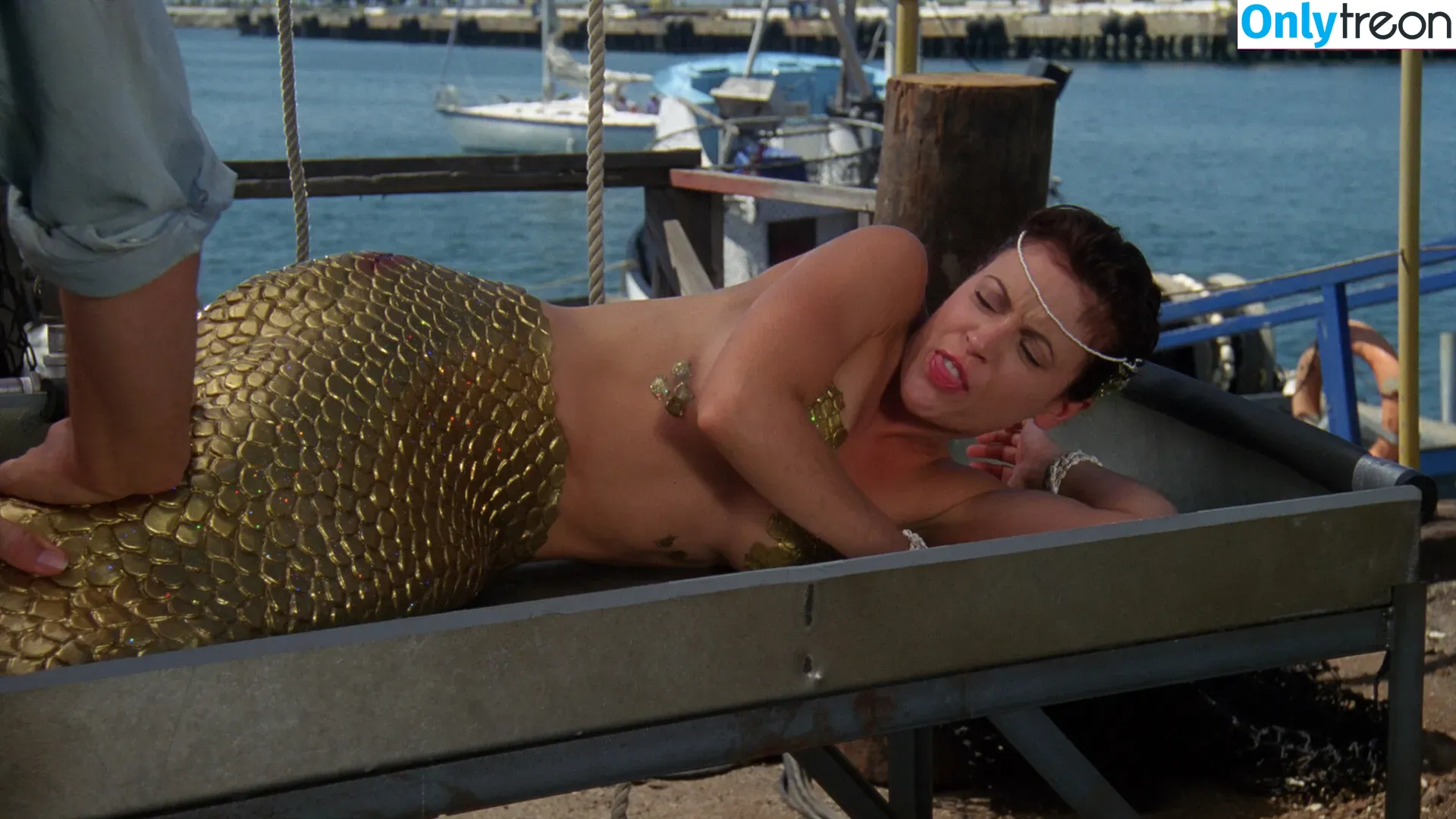 Alyssa Milano nude photo #0177 (alyssa_milano / milano_Alyssa)